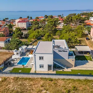 Apartament Wiena, Vir