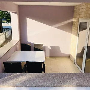 Apartament Lavanda Centar, Vir